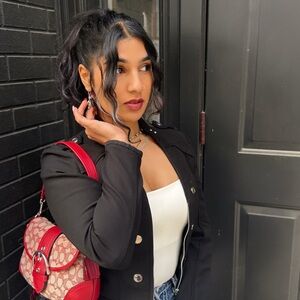 Meet your Posher, Anoshay